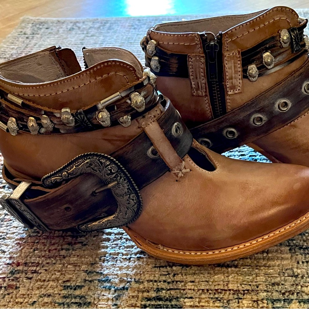 Freebird Saloon Boots Taupe Size 9